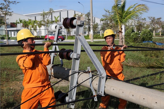 Miền Trung: Đảm bảo an toàn lưới điện trong mùa mưa bão (22/9/2022)